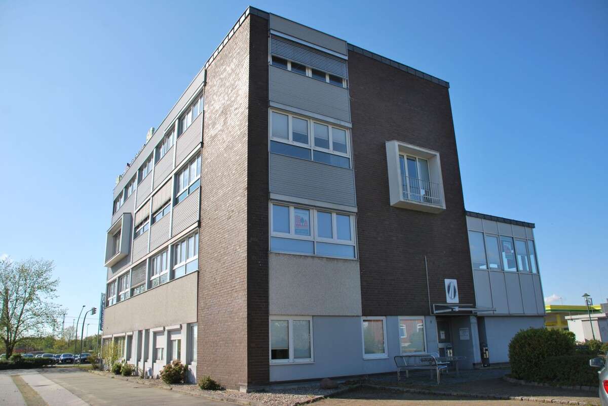Thumbnail-Büro in Neumünster 3.250,00 € 275 m²