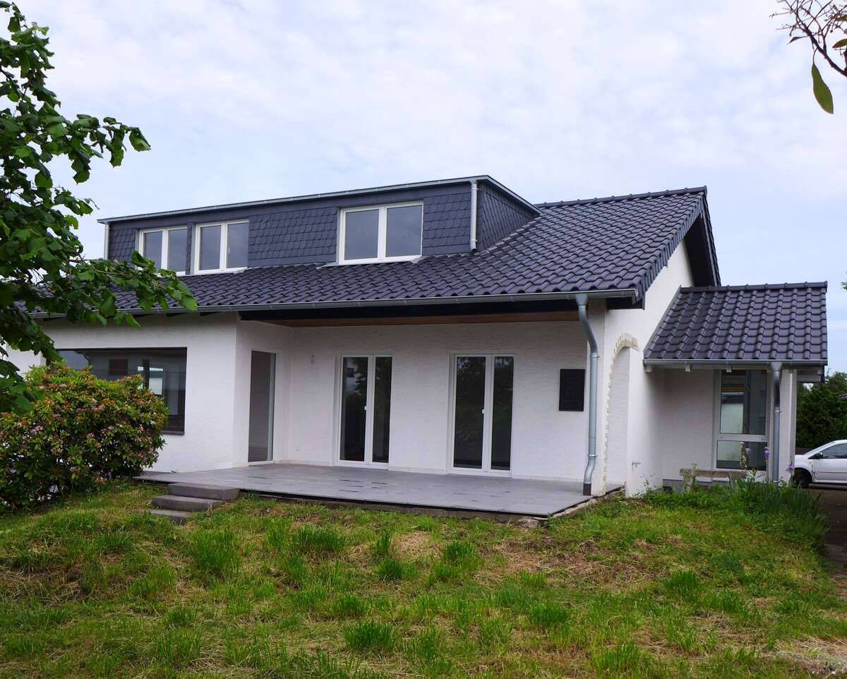 Thumbnail-Haus zum Mieten in Rösrath 2.600,00 € 222.8 m²