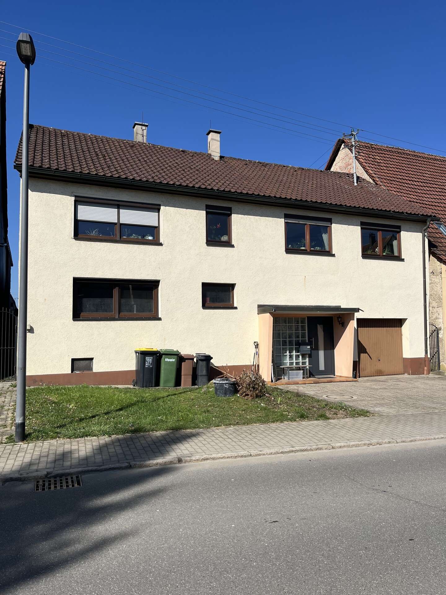 Thumbnail-Haus zum Kaufen in Bad Dürrheim Biesingen 350.000,00 € 227.27 m²