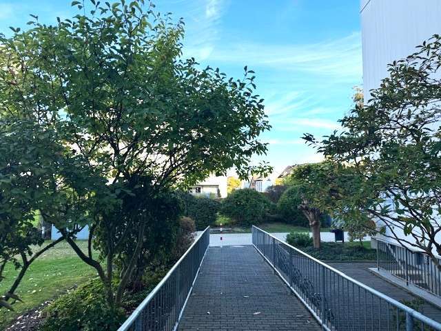 Thumbnail-Wohnung zum Kaufen in Langenfeld (Rheinland) 310.000,00 € 120 m²