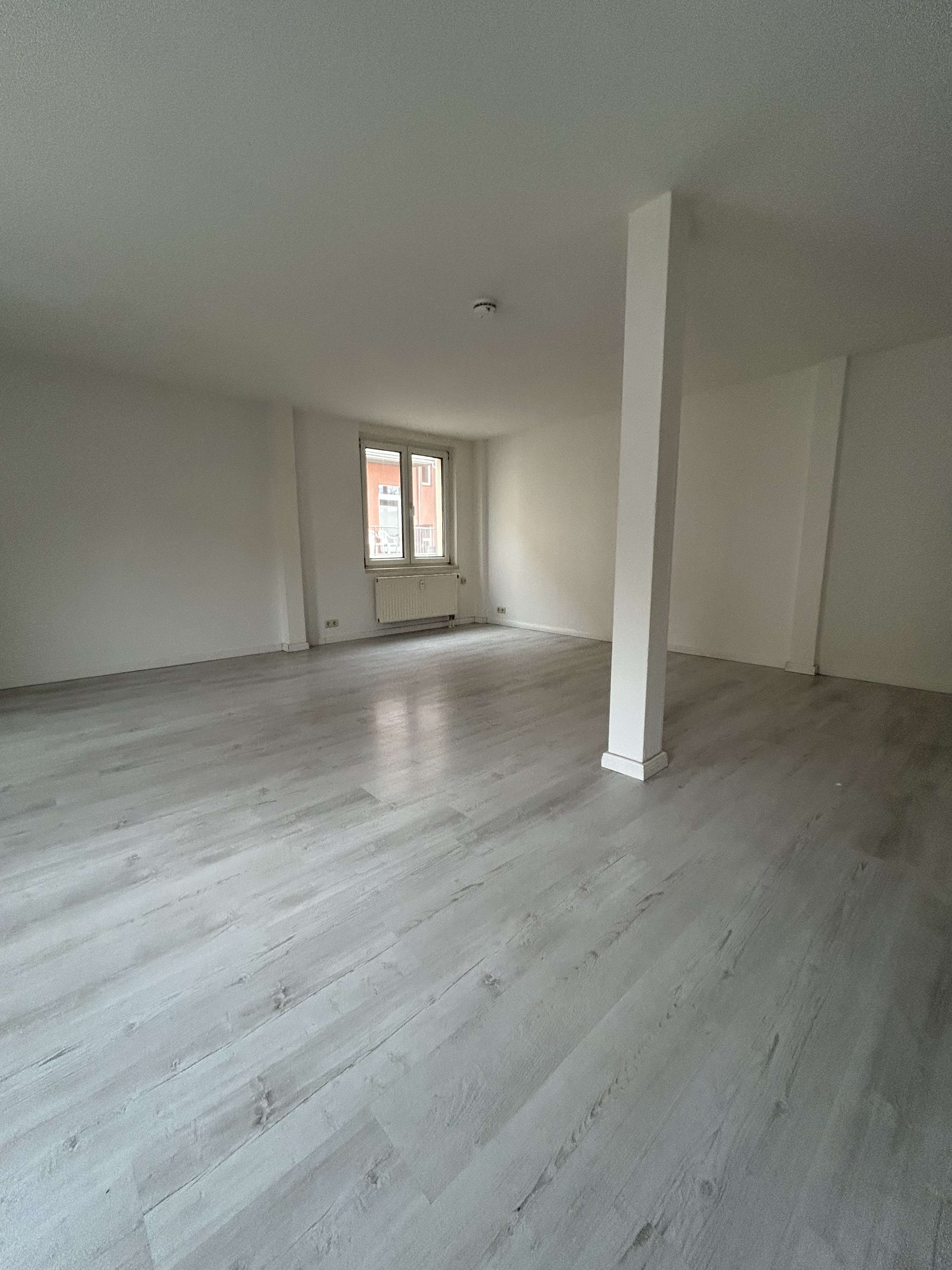 Thumbnail-Wohnung zum Mieten in Zwickau 215,00 € 42.48 m²