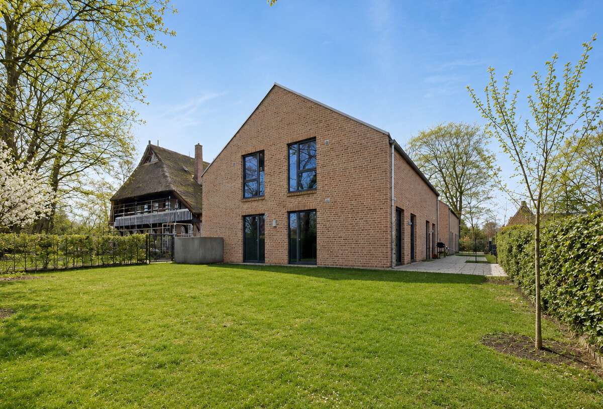 Thumbnail-Haus zum Mieten in Hamburg 2.750,00 € 189.3 m²