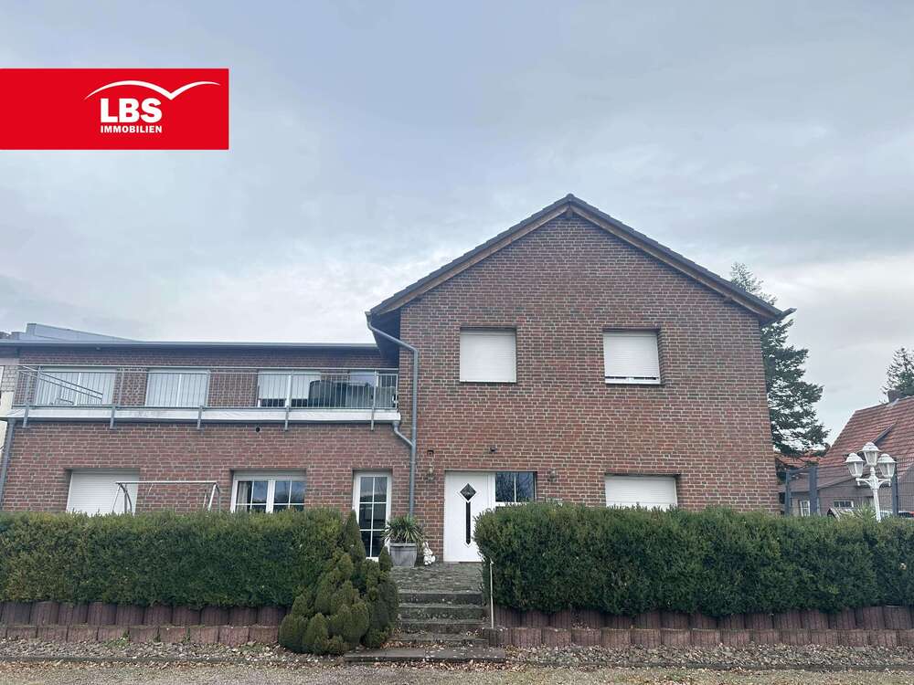 Thumbnail-Wohnung zum Kaufen in Warmsen 189.000,00 € 167 m²