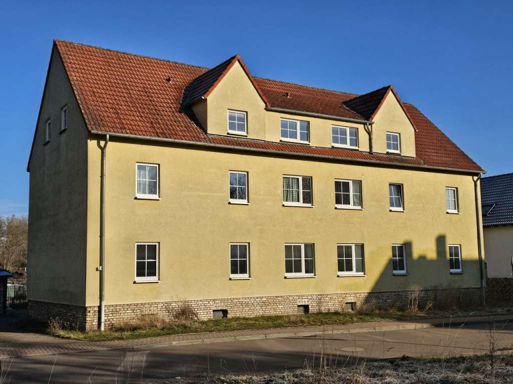 Thumbnail-Wohnung zum Mieten in Braunsbedra 328,00 € 54.61 m²