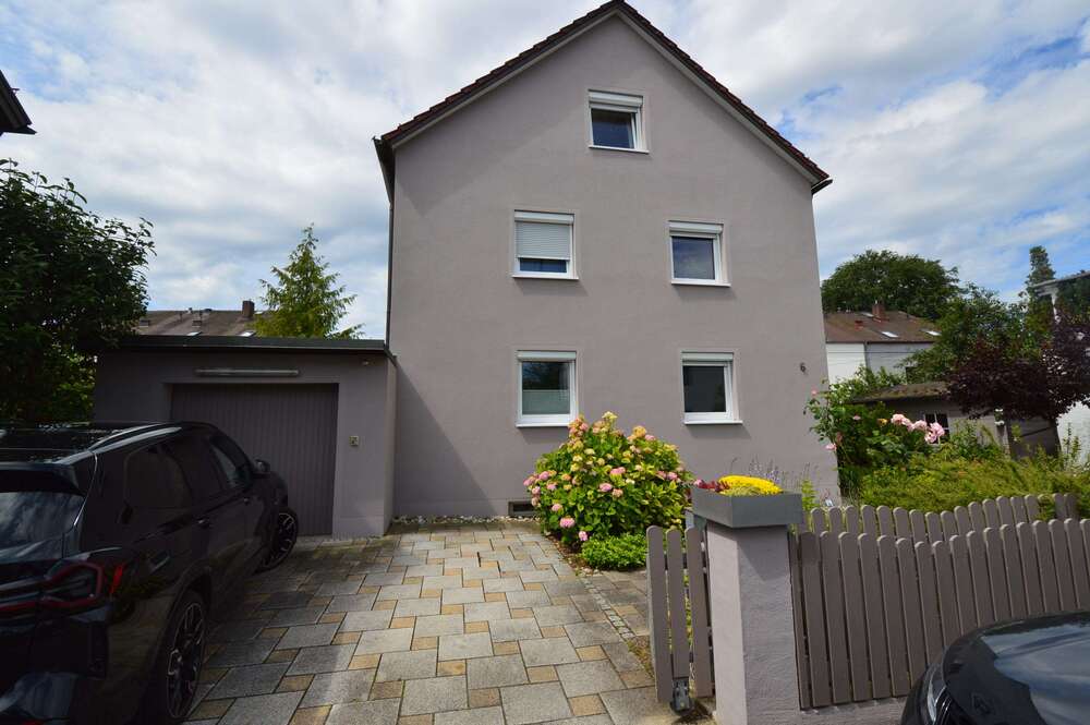 Thumbnail-Haus zum Kaufen in Regensburg 750.000,00 € 166 m²