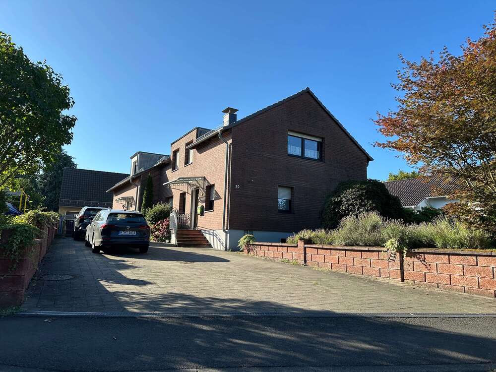 Thumbnail-Haus zum Kaufen in Odenthal 620.000,00 € 211 m²