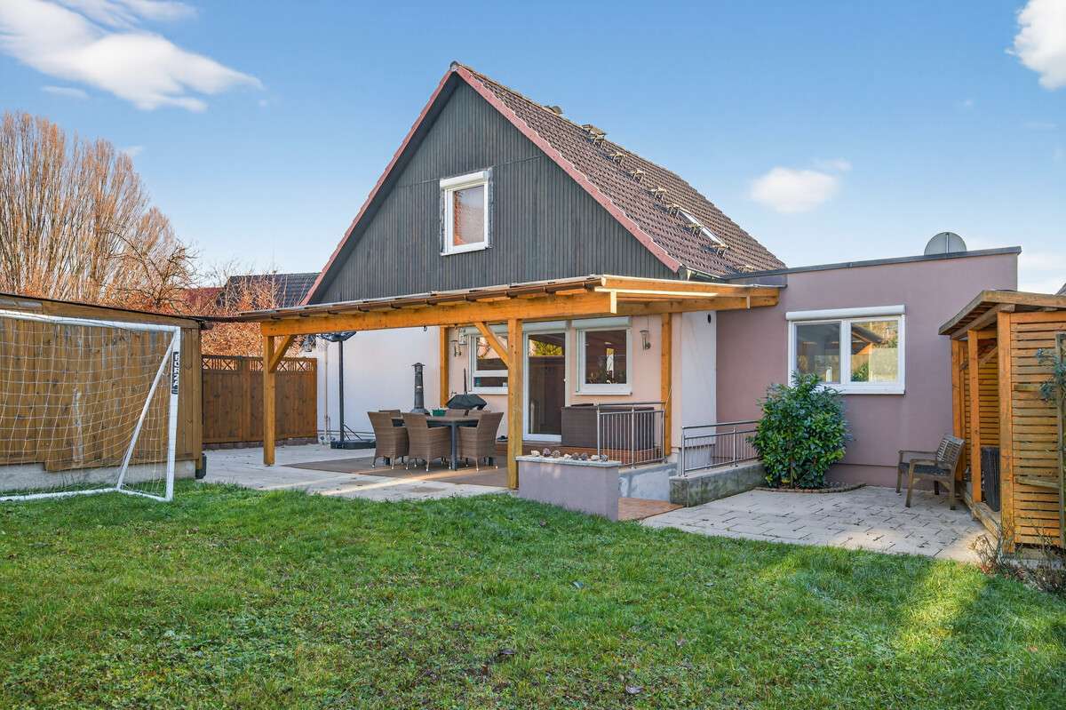 Thumbnail-Haus zum Kaufen in Straubenhardt Ottenhausen 449.000,00 € 173.55 m²