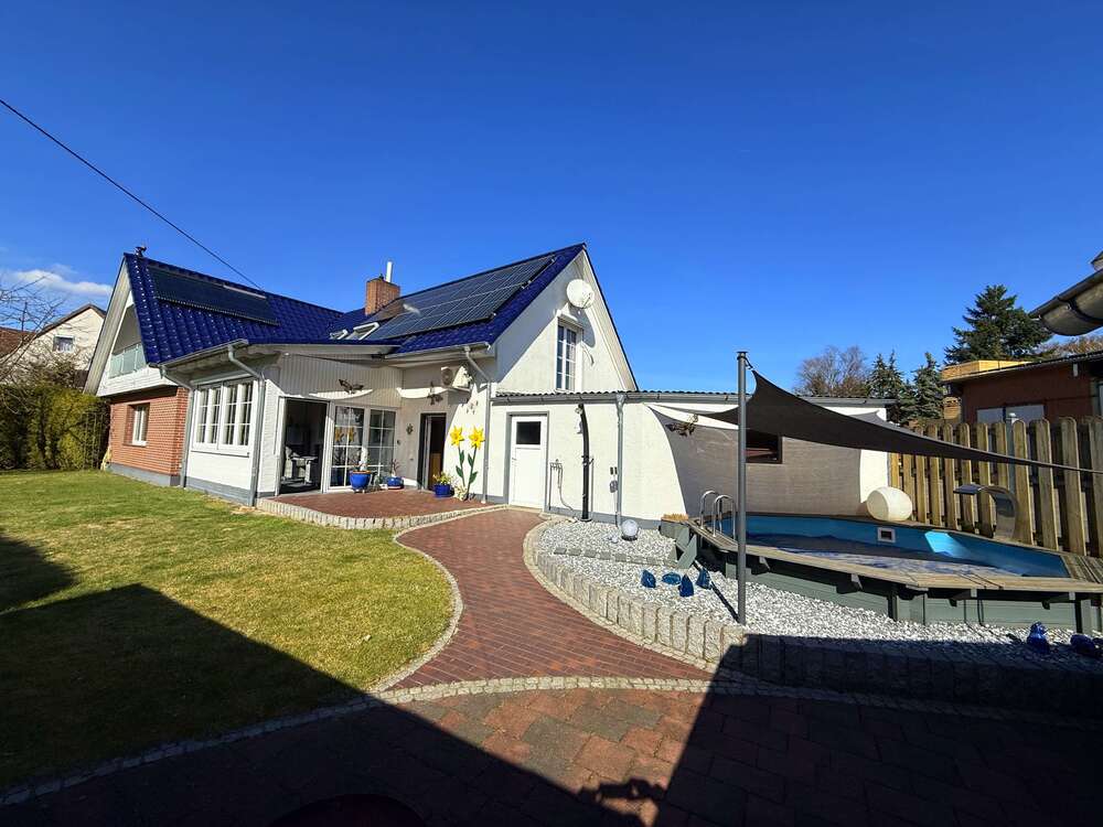 Thumbnail-Haus zum Kaufen in Bergen 395.000,00 € 235.4 m²