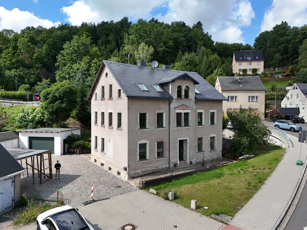 Thumbnail-Haus zum Kaufen in Burkhardtsdorf 199.000,00 € 259 m²