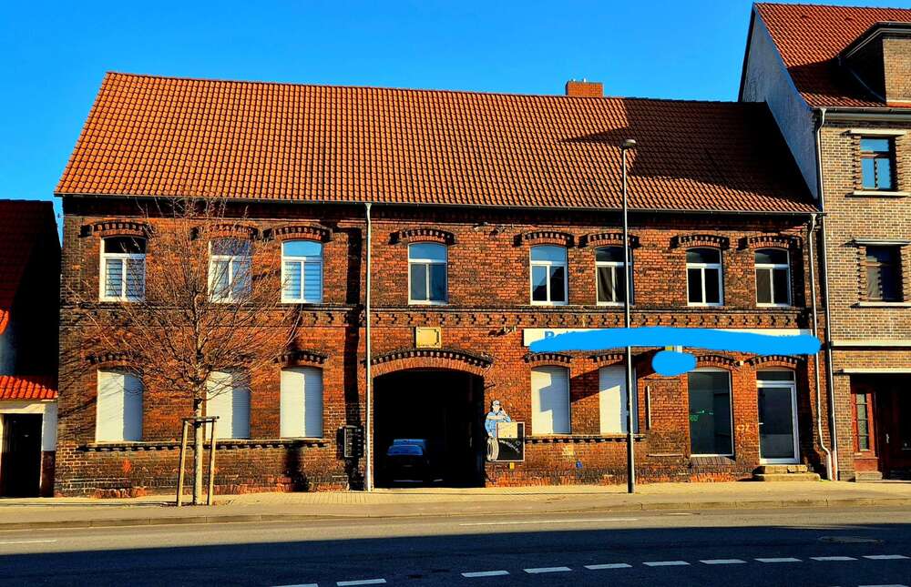 Thumbnail-Haus zum Kaufen in Bitterfeld-Wolfen 190.000,00 € 230 m²