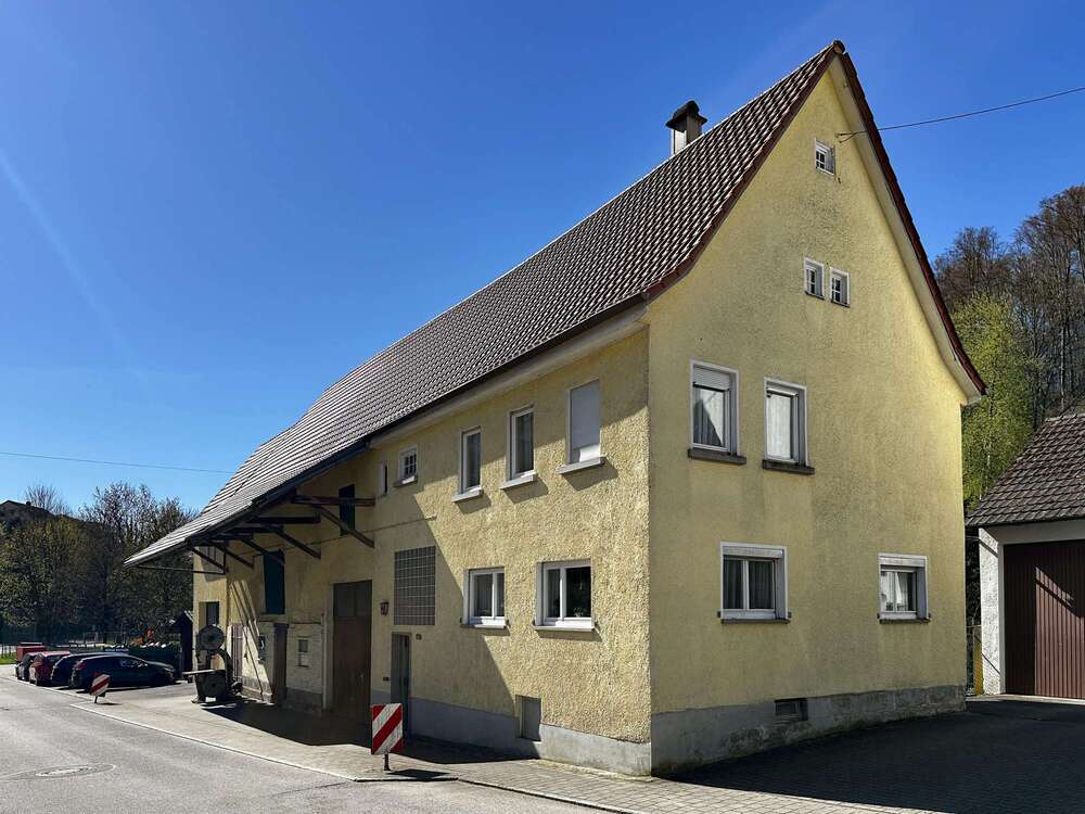 Thumbnail-Haus zum Kaufen in Uhingen Nassach 349.000,00 € 105.35 m²