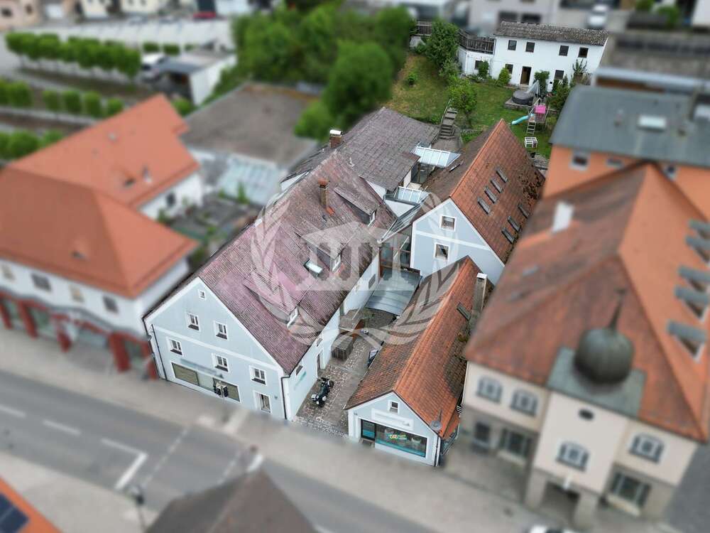 Thumbnail-Haus zum Kaufen in Regenstauf 939.000,00 € 475 m²