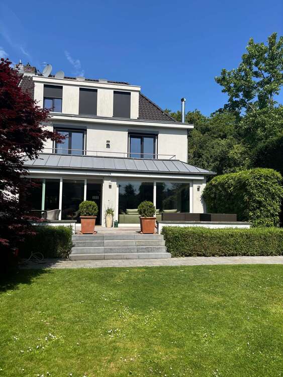 Thumbnail-Wohnung zum Mieten in Düsseldorf 6.900,00 € 300 m²