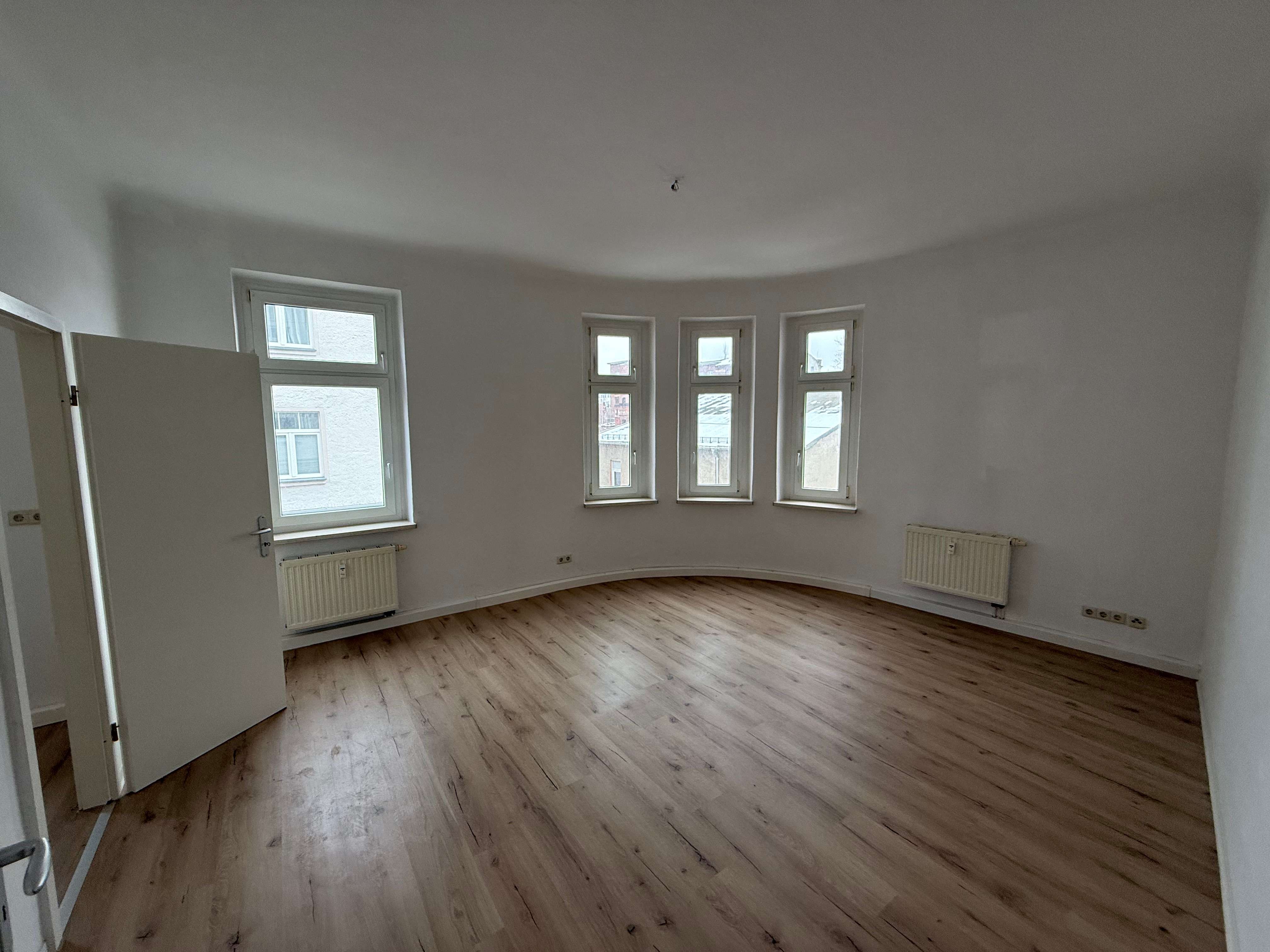 Thumbnail-Wohnung zum Mieten in Chemnitz 780,00 € 136 m²
