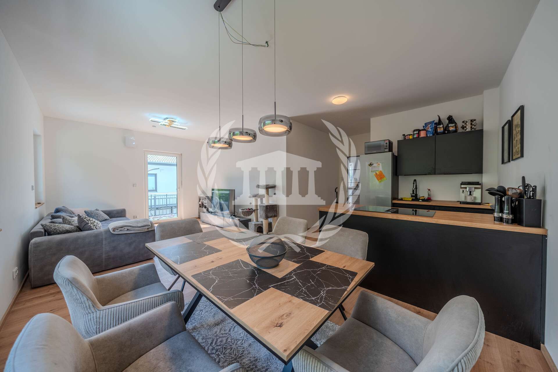 Thumbnail-Wohnung zum Kaufen in Kirchroth 325.000,00 € 86 m²