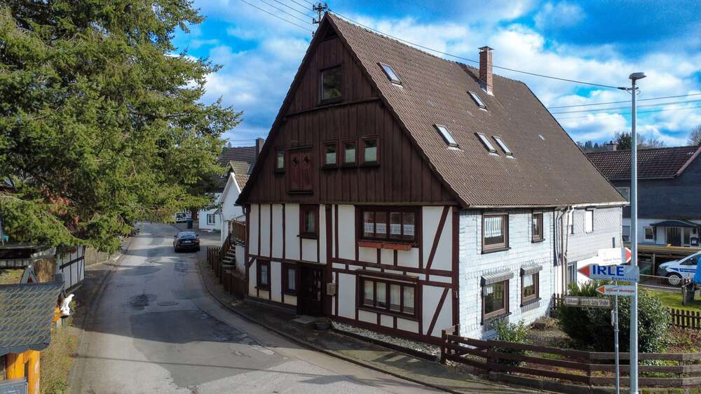 Thumbnail-Haus zum Kaufen in Kreuztal 109.000,00 € 195 m²