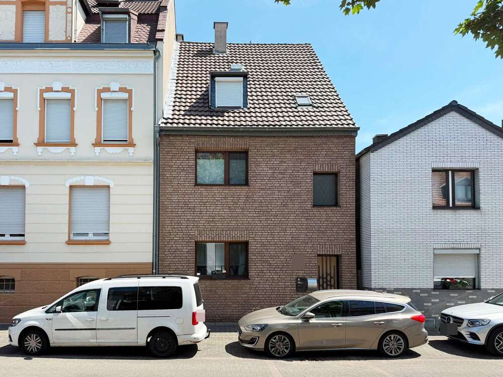 Thumbnail-Haus zum Kaufen in Köln 630.000,00 € 210 m²