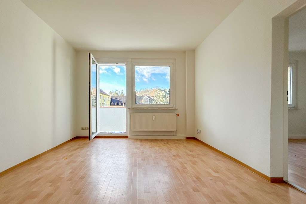 Thumbnail-Wohnung zum Mieten in Jößnitz 240,00 € 45.49 m²