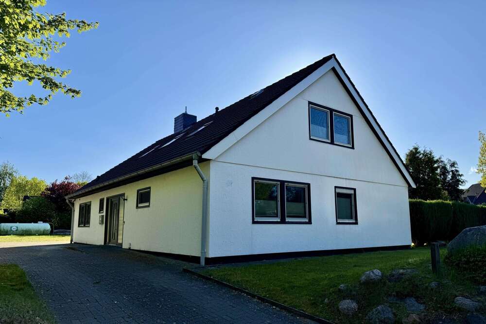 Thumbnail-Haus zum Kaufen in Otterndorf 329.000,00 € 210 m²