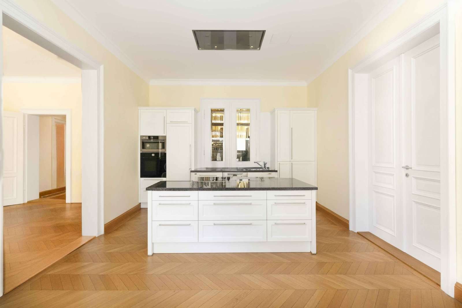 Thumbnail-Wohnung zum Kaufen in Augsburg 1.159.000,00 € 194 m²