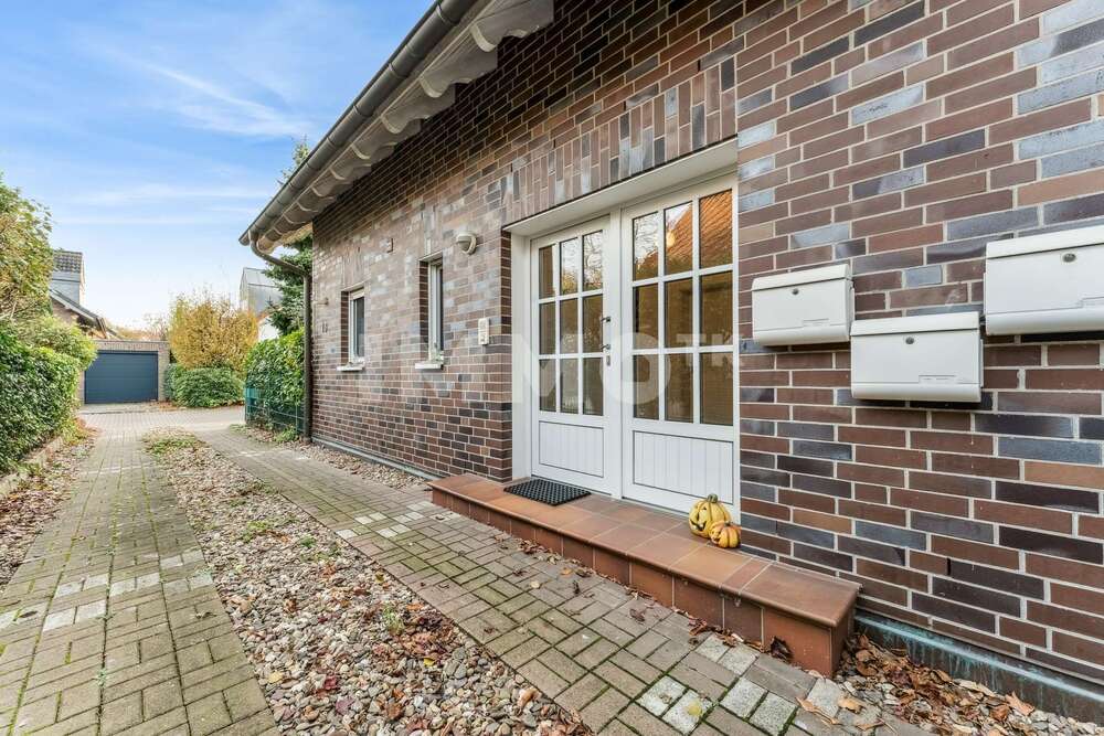 Thumbnail-Haus zum Kaufen in Langenfeld (Rheinland) 1.190.000,00 € 205 m²