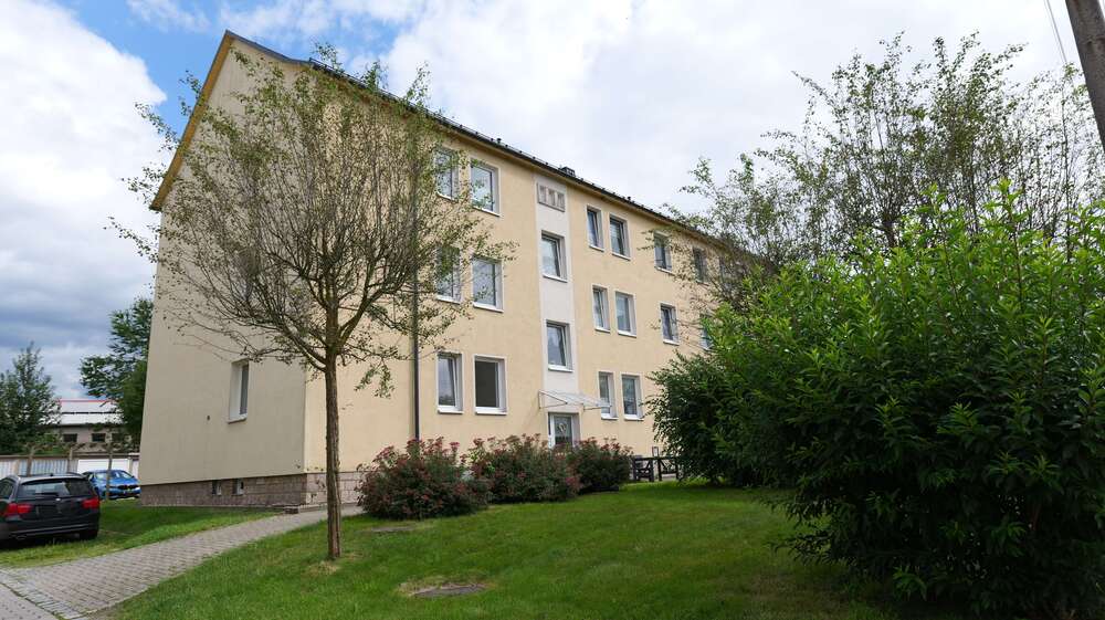 Thumbnail-Wohnung zum Mieten in NeustadtVogtland 290,00 € 57.98 m²