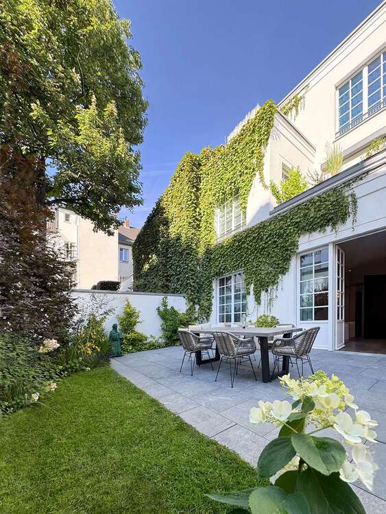 Thumbnail-Wohnung zum Kaufen in Düsseldorf 3.750.000,00 € 198 m²