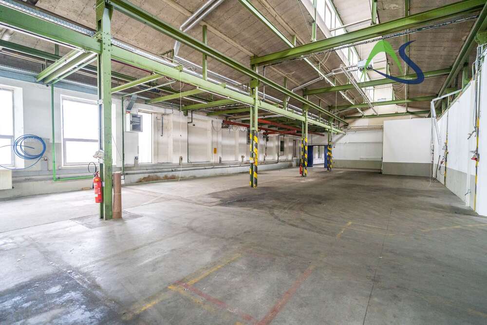 Thumbnail-Halle in Regensburg 7.575,00 € 1515 m²