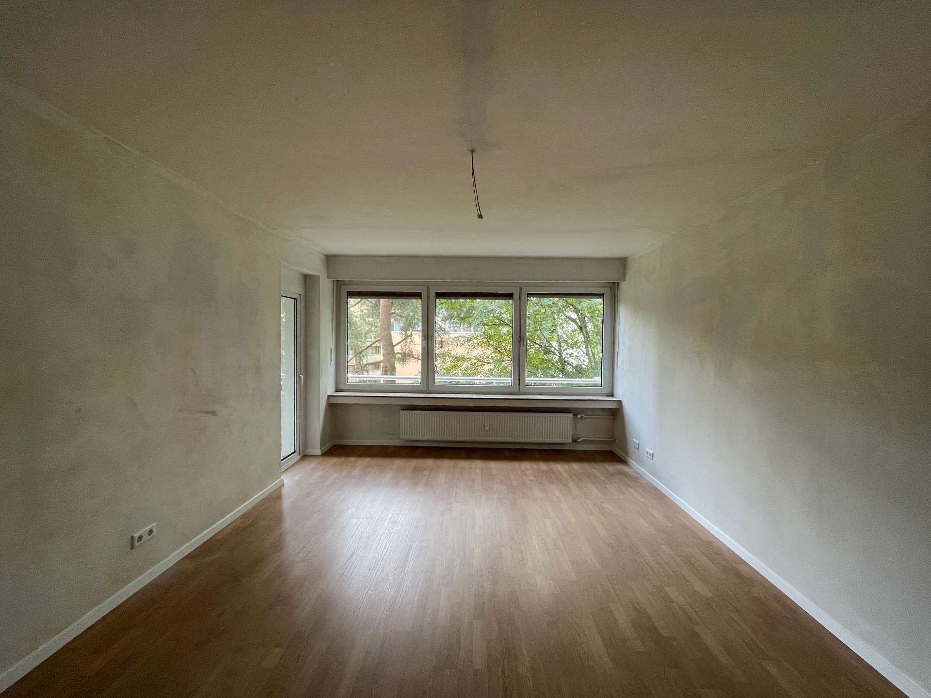 Thumbnail-Wohnung zum Mieten in Erlangen 909,44 € 93.18 m²