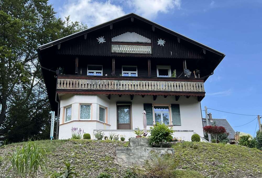 Thumbnail-Haus zum Kaufen in Klingenthal 340.000,00 € 167.31 m²