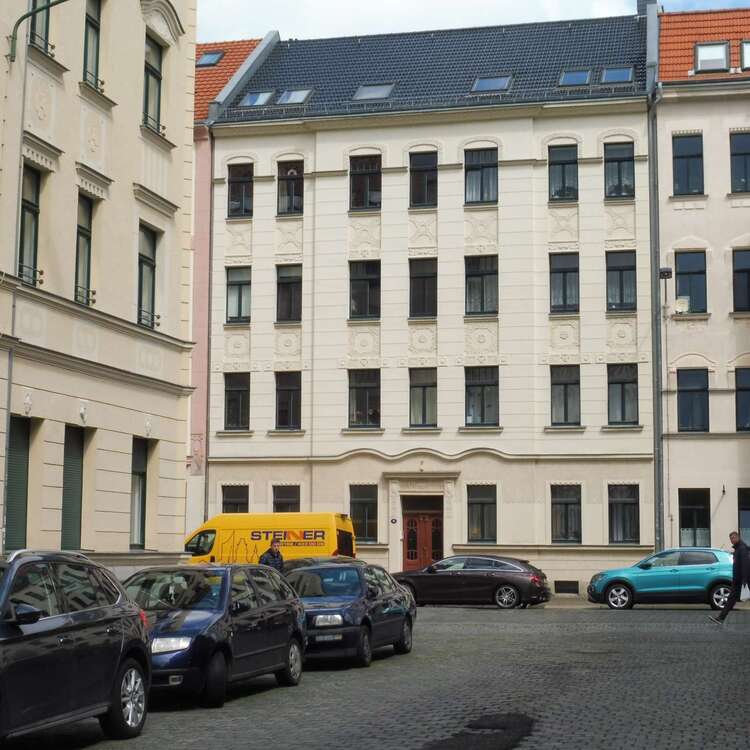 Thumbnail-Wohnung zum Kaufen in Leipzig 85.000,00 € 47.36 m²