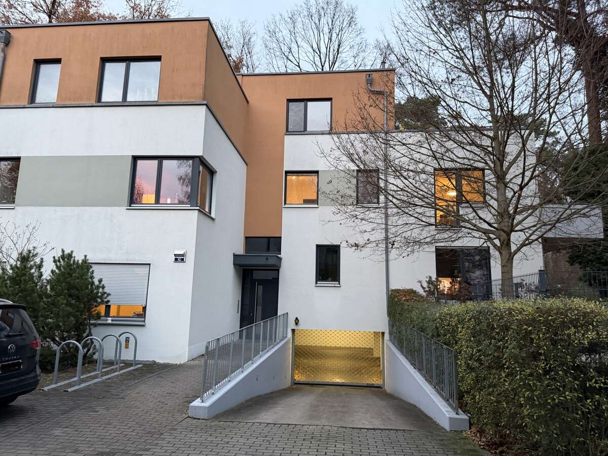 Thumbnail-Wohnung zum Mieten in Berlin-Zehlendorf 2.229,48 € 137.03 m²