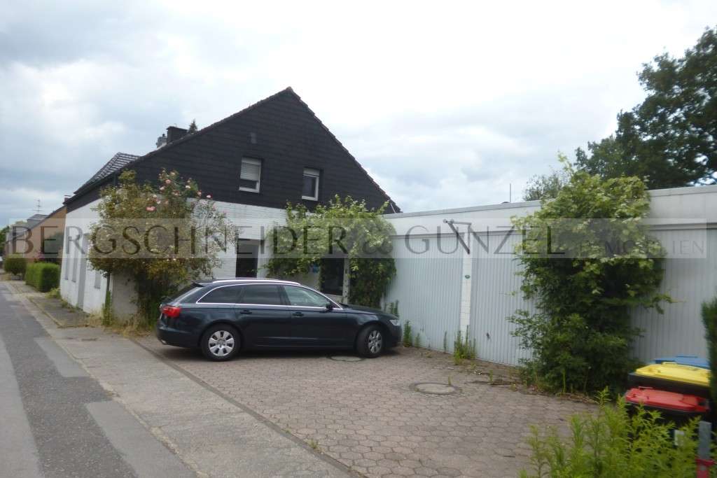 Thumbnail-Haus zum Kaufen in Krefeld 225.000,00 € 174 m²