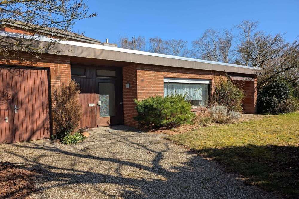 Thumbnail-Haus zum Kaufen in Cadenberge 170.000,00 € 90.89 m²