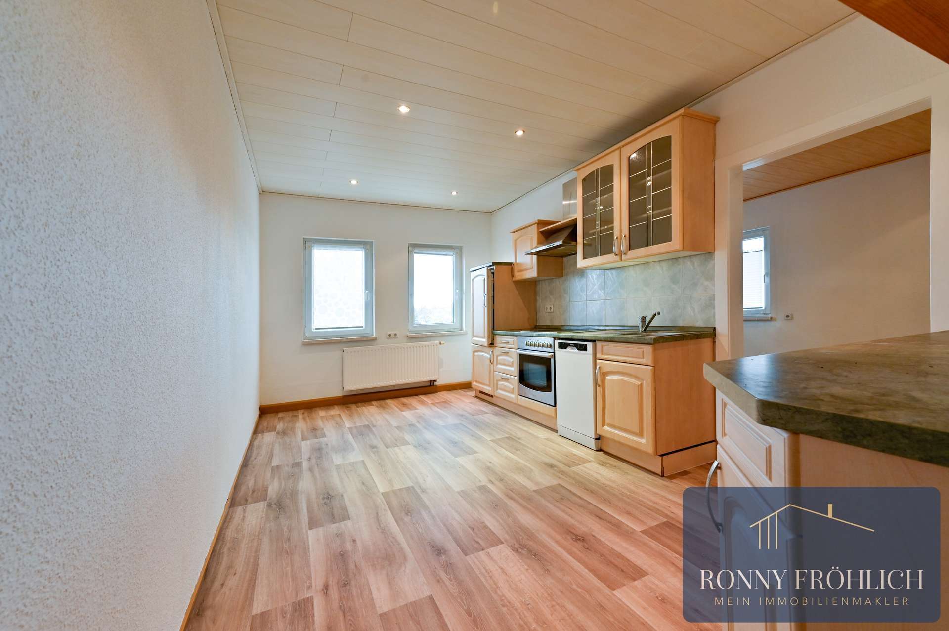 Thumbnail-Wohnung zum Mieten in Lauter-Bernsbach 700,00 € 120 m²