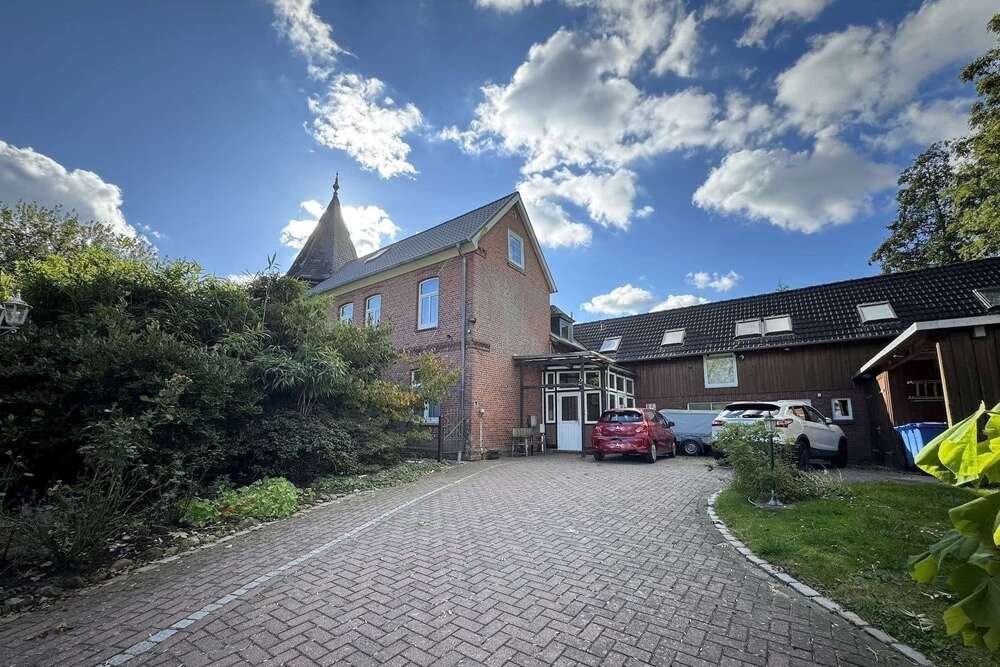 Thumbnail-Haus zum Kaufen in Cadenberge 279.000,00 € 308.2 m²