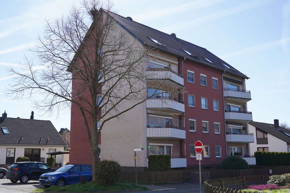 Thumbnail-Wohnung zum Kaufen in Lehrte Hämelerwald 115.000,00 € 77 m²