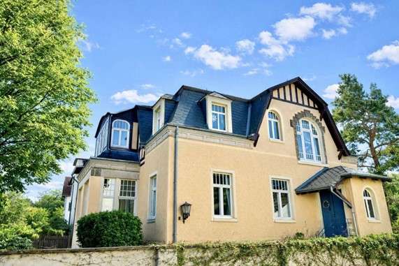 Thumbnail-Haus zum Mieten in Radebeul 2.900,00 € 240 m²