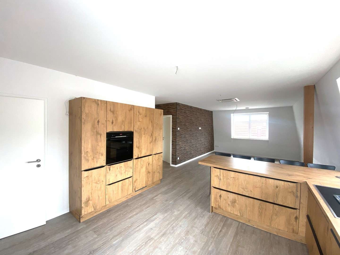 Thumbnail-Wohnung zum Mieten in Crossen 1.350,00 € 126 m²