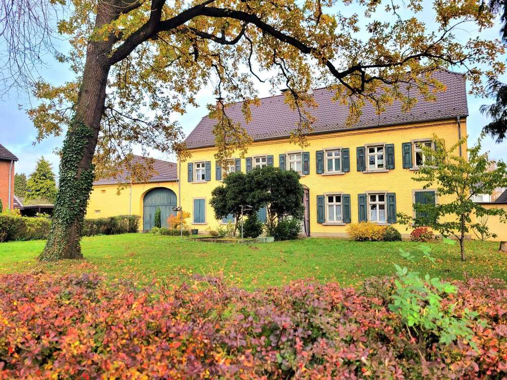 Thumbnail-Haus zum Kaufen in Grevenbroich 1.950.000,00 € 707 m²