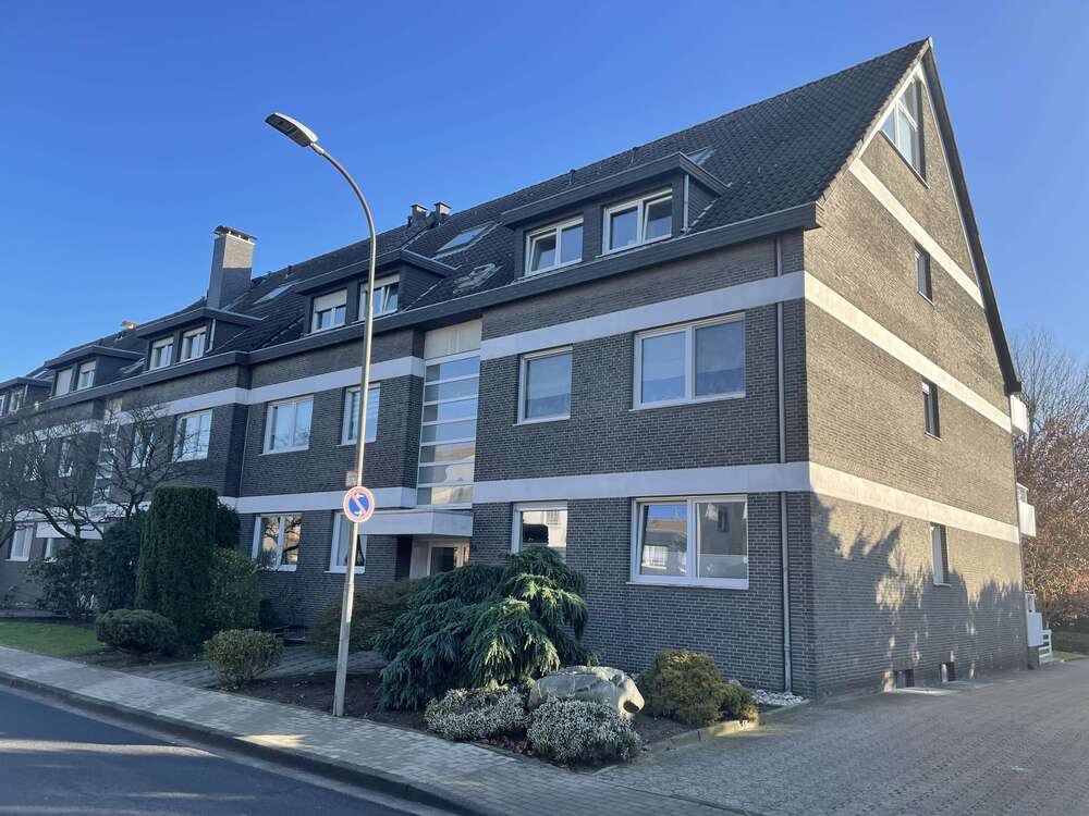 Thumbnail-Wohnung zum Mieten in Dormagen 900,00 € 98.79 m²