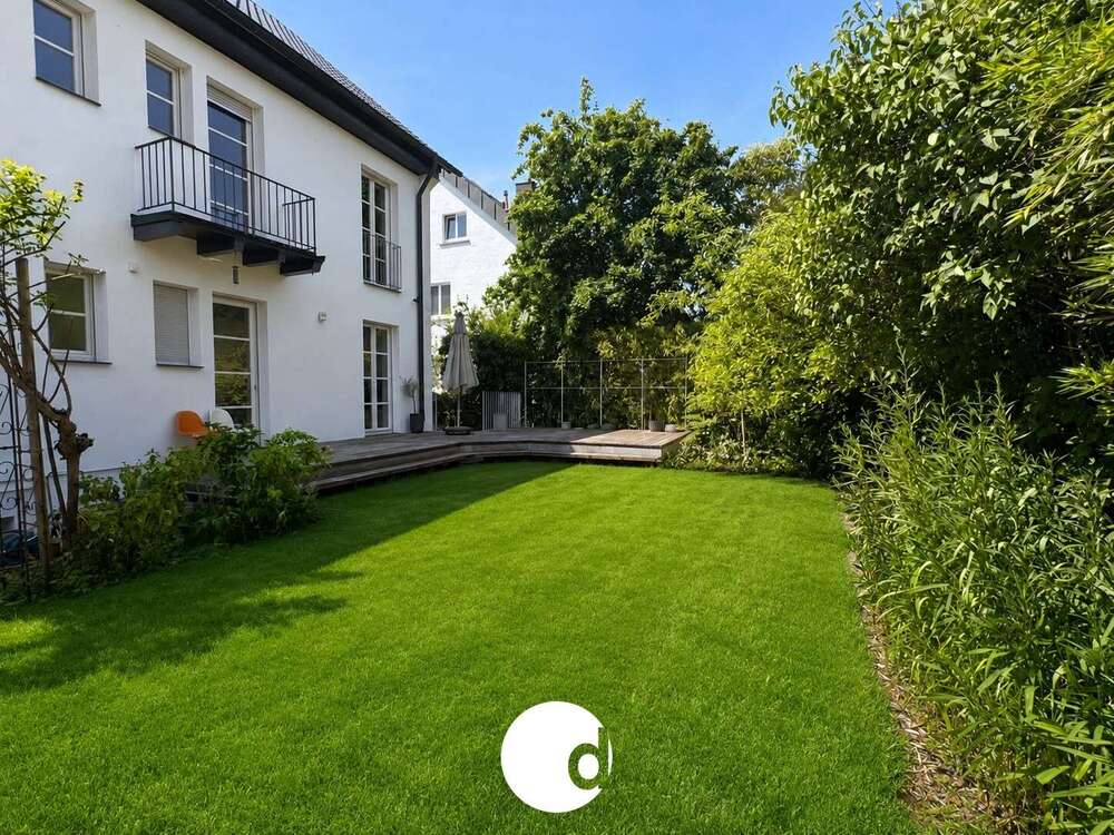 Thumbnail-Haus zum Kaufen in Stuttgart 1.790.000,00 € 216 m²