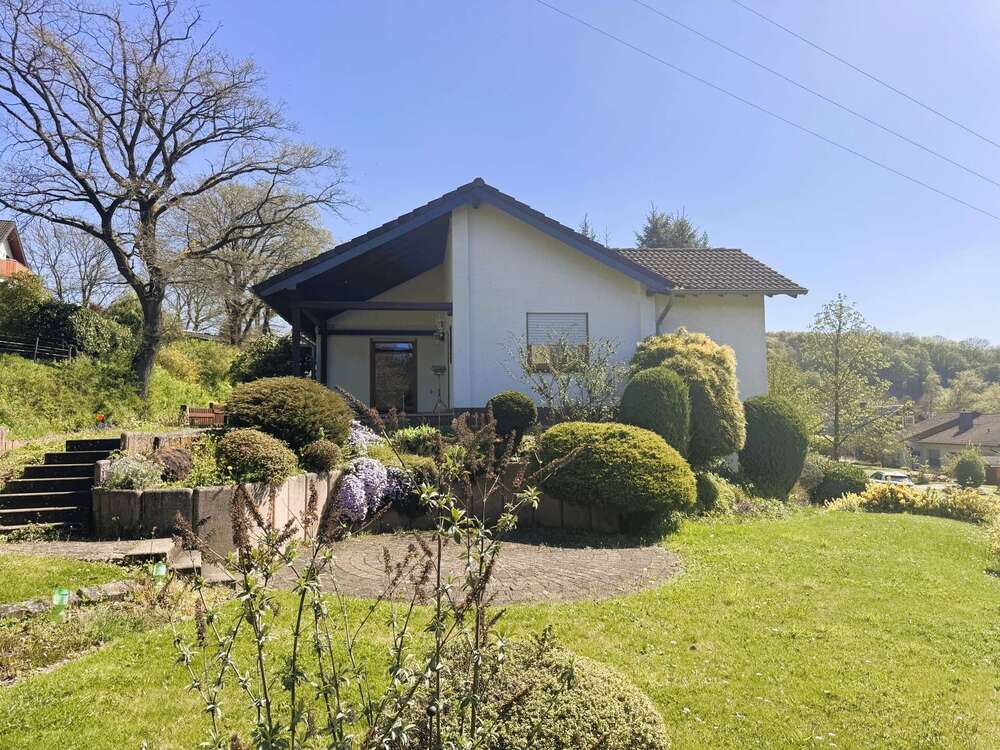 Thumbnail-Haus zum Kaufen in Neustadt (Wied) 179.000,00 € 110 m²