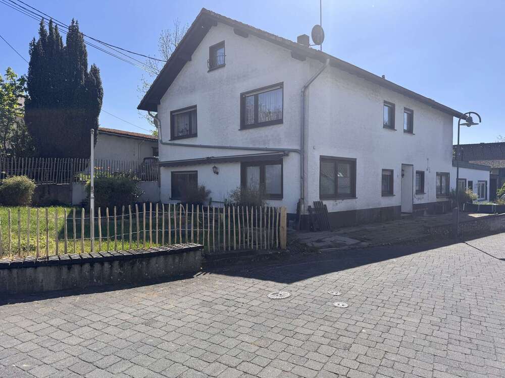 Thumbnail-Haus zum Kaufen in Neustadt (Wied) 349.000,00 € 366 m²