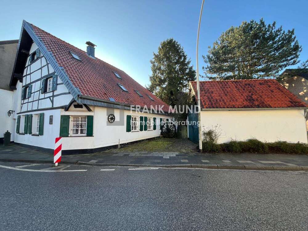 Thumbnail-Haus zum Kaufen in Mönchengladbach-Herrath-Herrath 295.000,00 € 139 m²