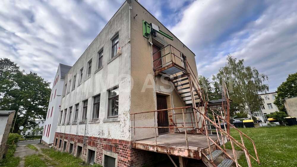 Thumbnail-Halle in Limbach-Oberfrohna 200,00 € 300 m²