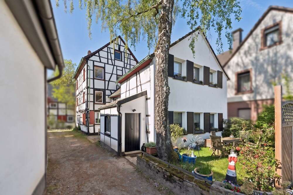 Thumbnail-Haus zum Kaufen in Essen 695.000,00 € 233 m²