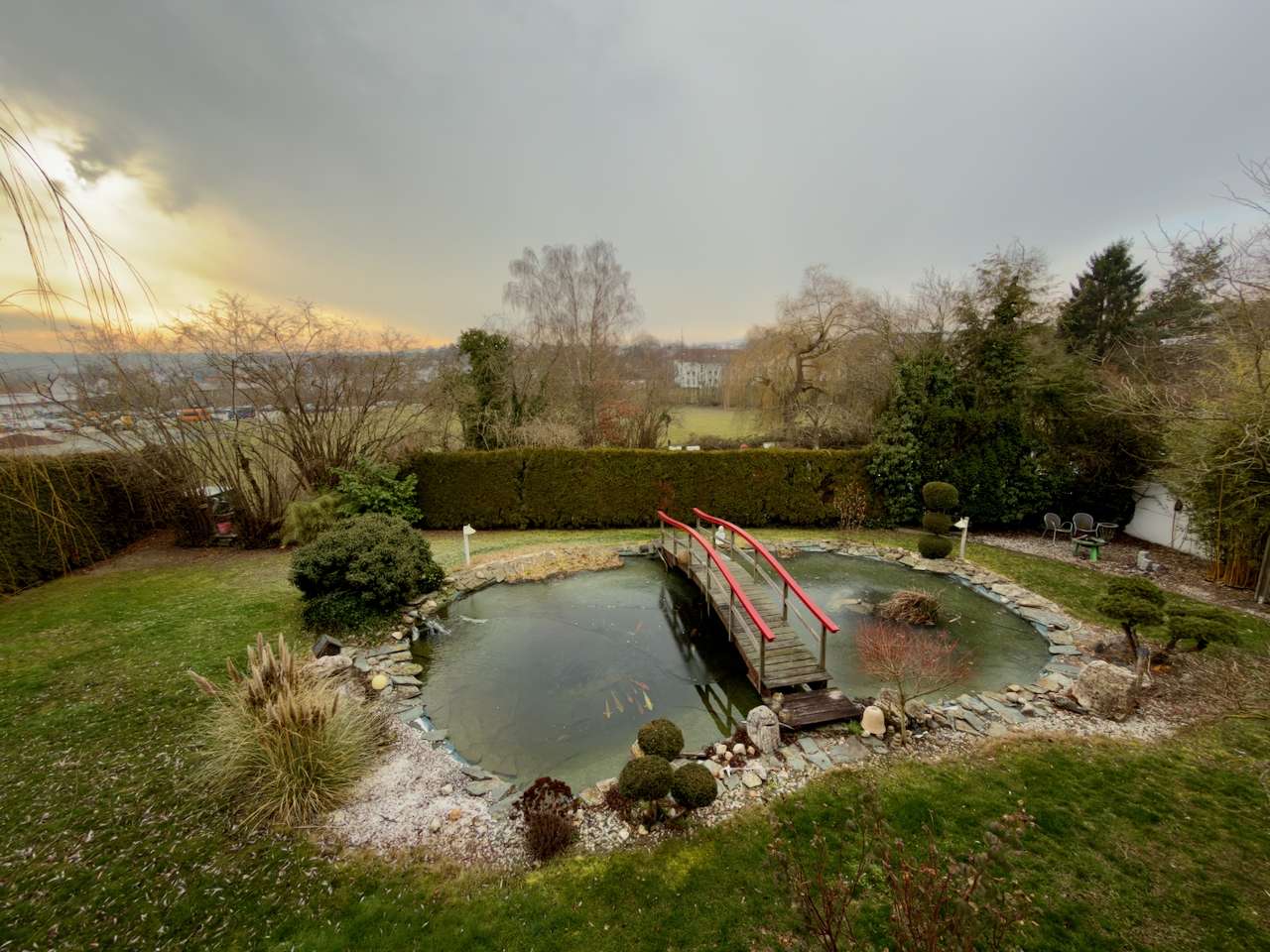 Thumbnail-Haus zum Kaufen in Usingen 1.295.000,00 € 322 m²