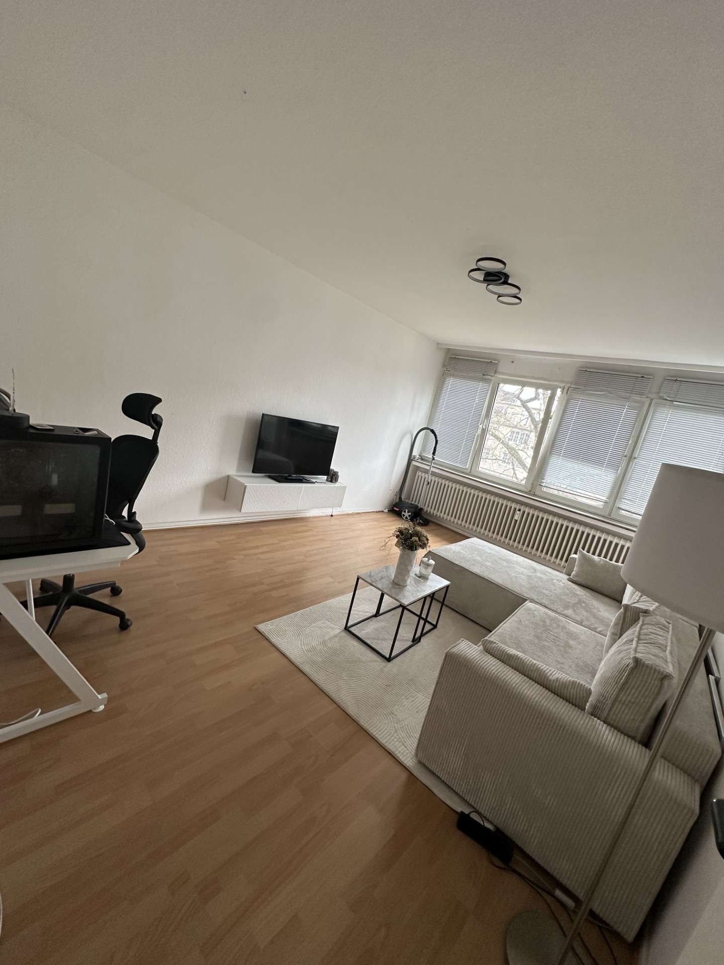 Thumbnail-Wohnung zum Mieten in Krefeld 450,00 € 54.03 m²