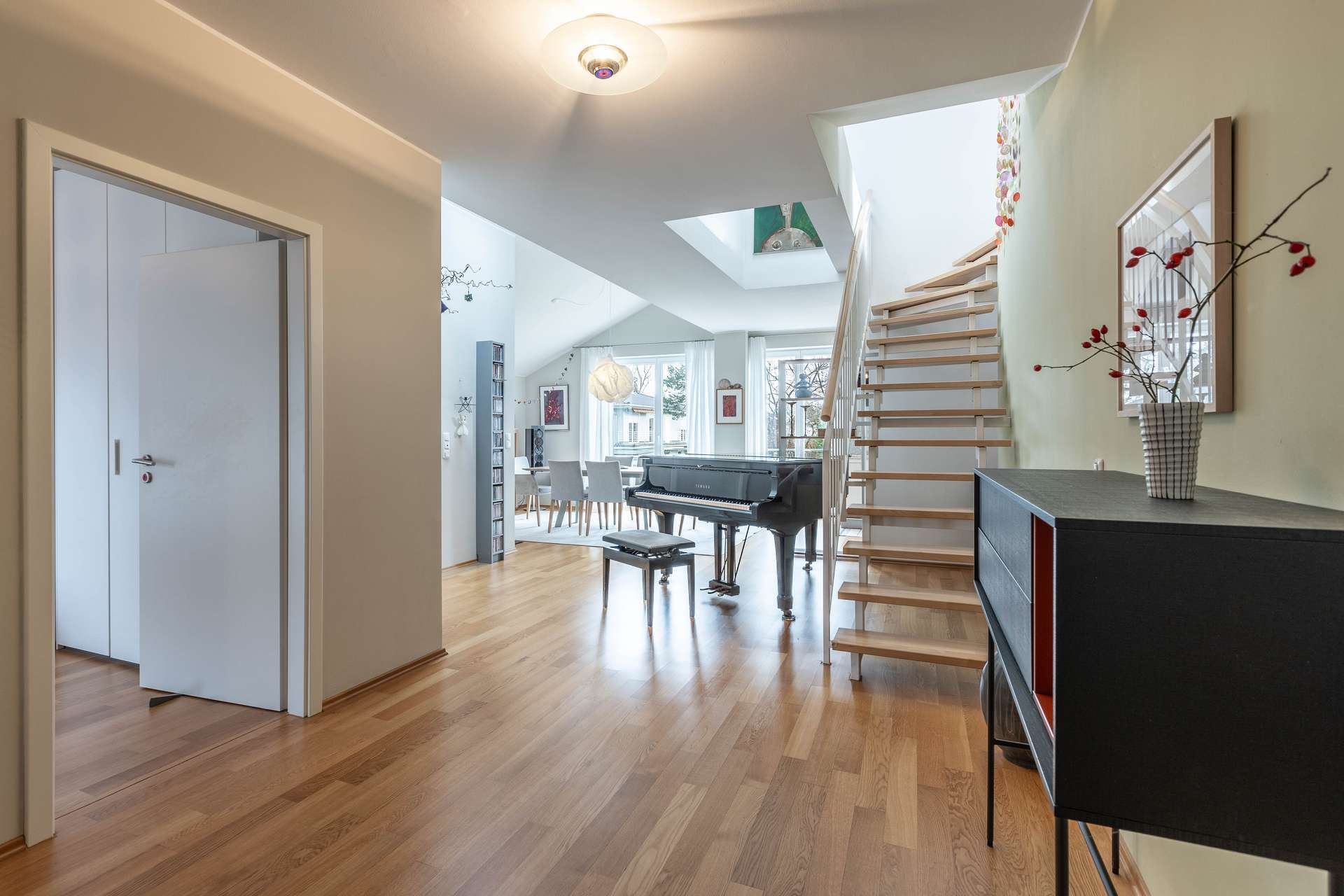 Thumbnail-Wohnung zum Kaufen in München 700.000,00 € 95.44 m²